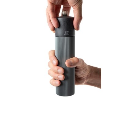 Moulin à poivre manuel Line – Bois et aluminium, carbone, 22 cm