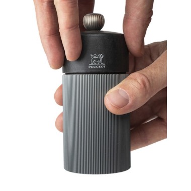 Moulin à sel manuel Line – Carbone, 12 cm"