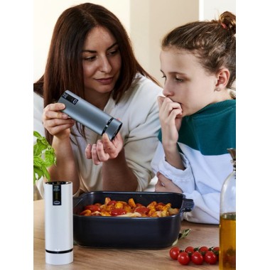 Coffret cadeau Line Electric – Duo de moulins à poivre et à sel électriques rechargeables, u’Select, carbone et aluminium, 15 cm