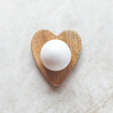 Coquetier en bois Bastion Collection – Egg Cup Wood Natural (8,5 x 8 cm)