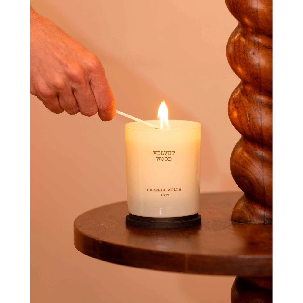 Bougie Velvet Wood - CM 1899 (230gr )