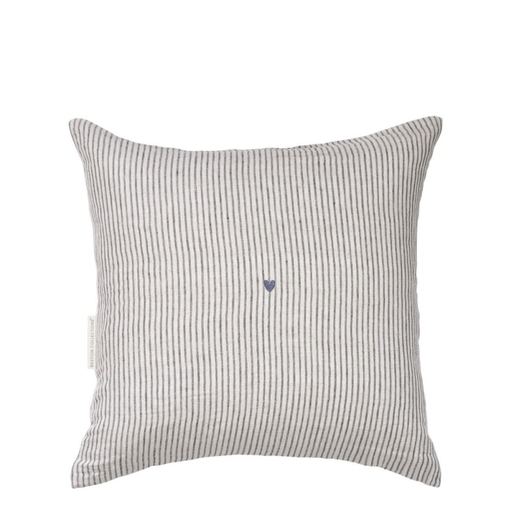 Housse de coussin beige  ligné bleu et "daydreams dance trough warm "