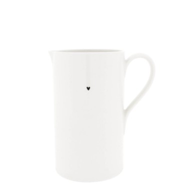 Cruche blanche avec un cœur noir (19,5x11cm) - Bastion Collection