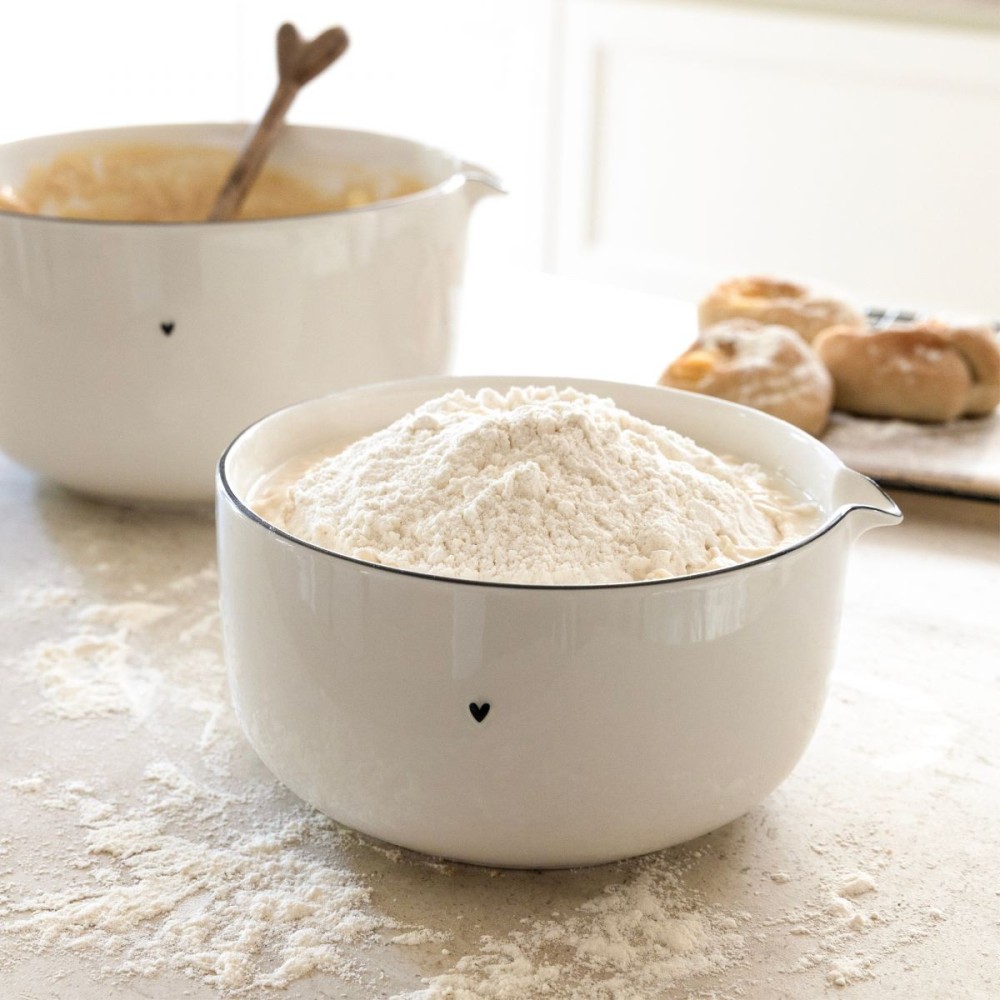 Bol à mélanger blanc avec un cœur noir (13x21cm) - Bastion Collection