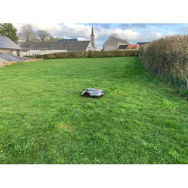 Sunseeker Elite X7 Gen2 – Robot tondeuse jusqu’à 3000 m²